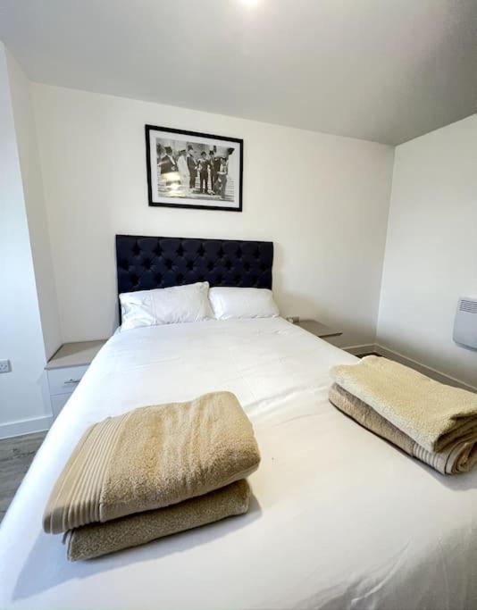 Luxurious City View Apartment In Salford Манчестер Екстер'єр фото